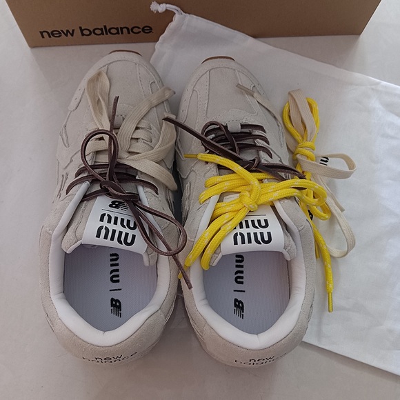 MiuMiu x New Balance NB530 Sneakers - Picture 4 of 6